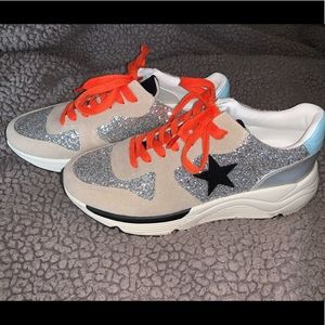 White Raven runners with silver glitter